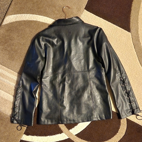 Genuine Leather Women's Jacket - Picture 8 of 9